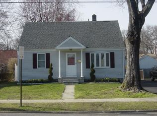 304 Burnsford Ave, Bridgeport, CT 06606