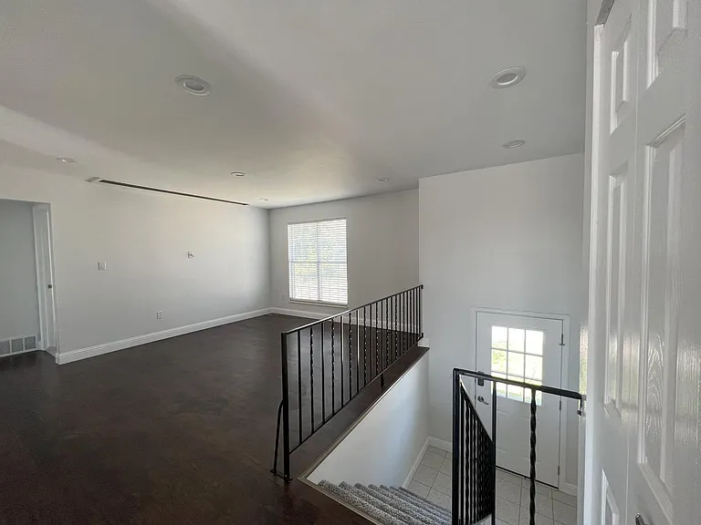2704 W 100th Ave — Photo 2