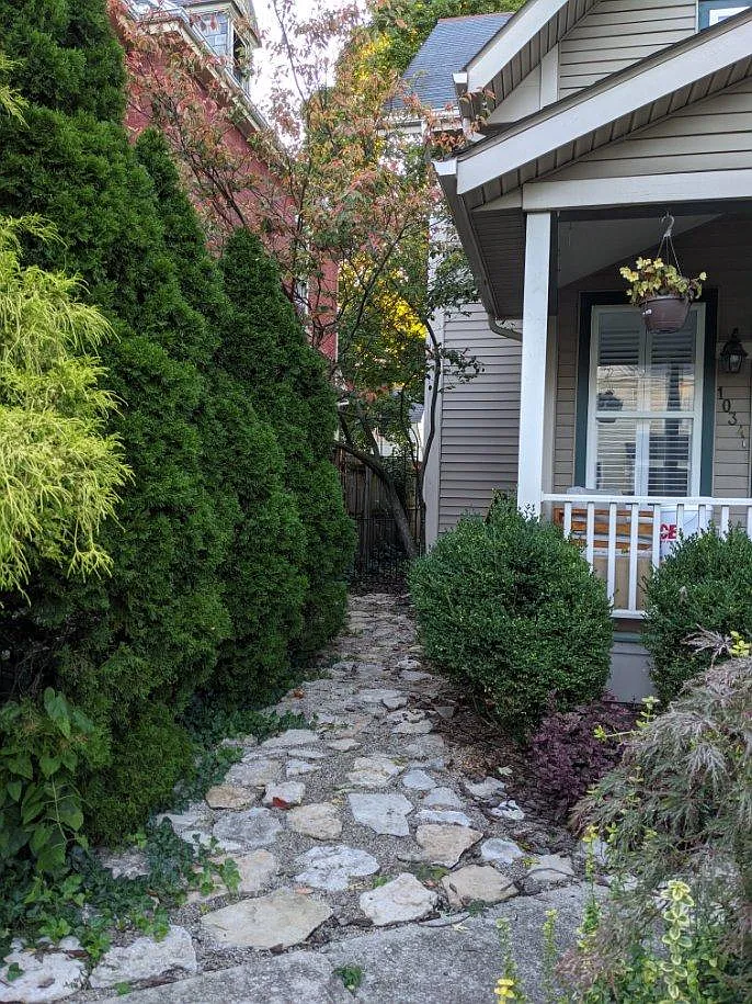 1034 Highland St — Photo 3