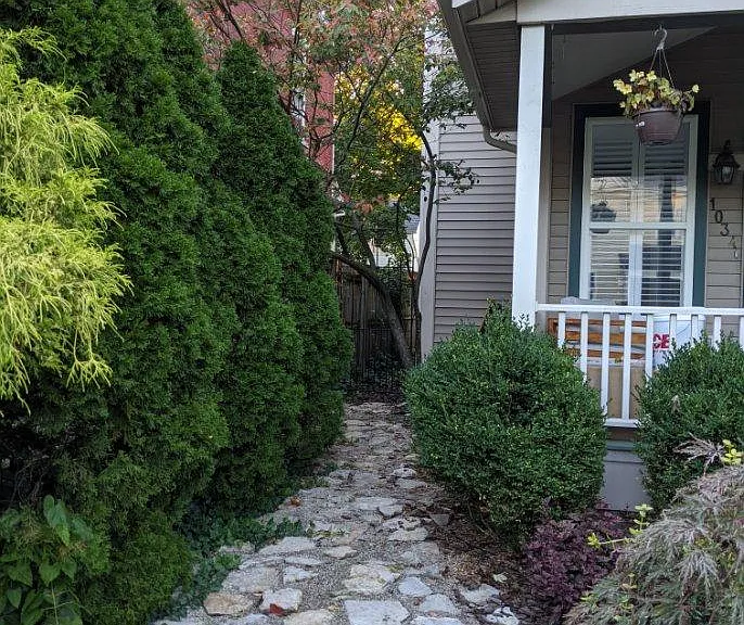 1034 Highland St — Photo 3
