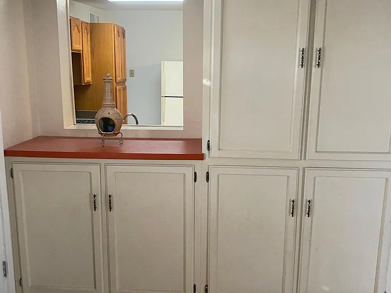 1021 W Edgewater Dr — Photo 6