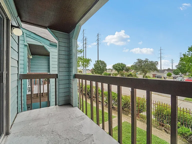 Waters at Westchase Apartments — Photo 37