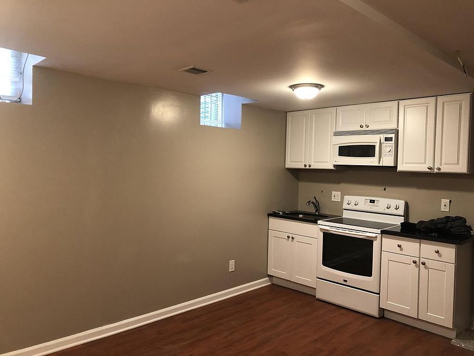 1st image of 2826 W Girard Ave APT 1R
