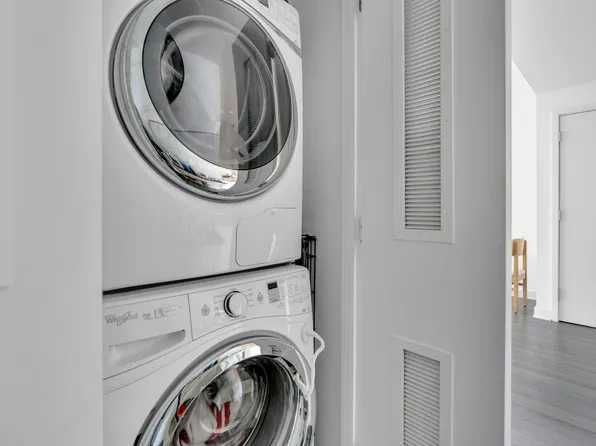 1200 Avenue At Port Imperial image 19 of 20