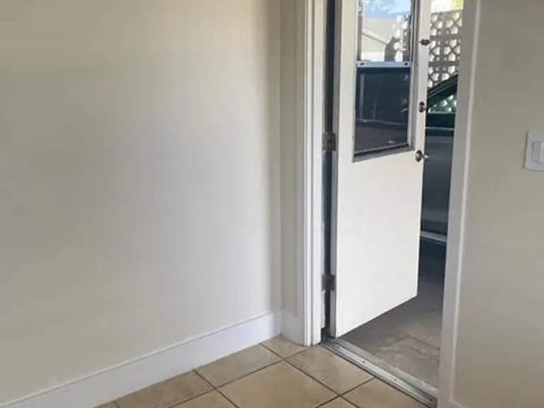 1009 S Roosevelt St — Photo 2