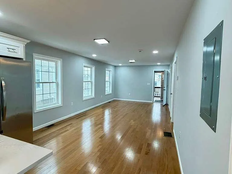 102 Porter St #1 — Photo 4