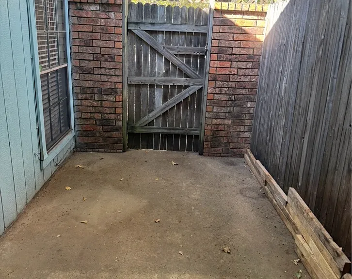 4045 Evergreen St — Photo 12