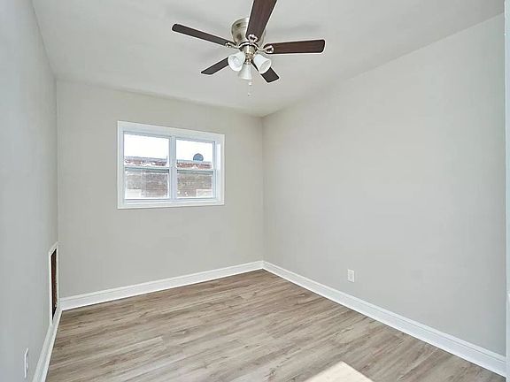 3rd image of 2419 21st Pl NE APT 1