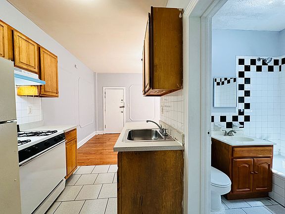 2nd image of 326 Summit Ave #35F