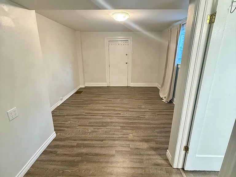 434 Dufferin Ave #4A — Photo 4