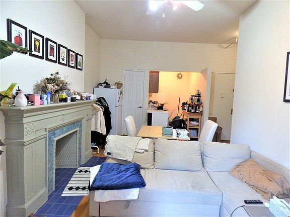 3rd image of 20 W 70th St #4R