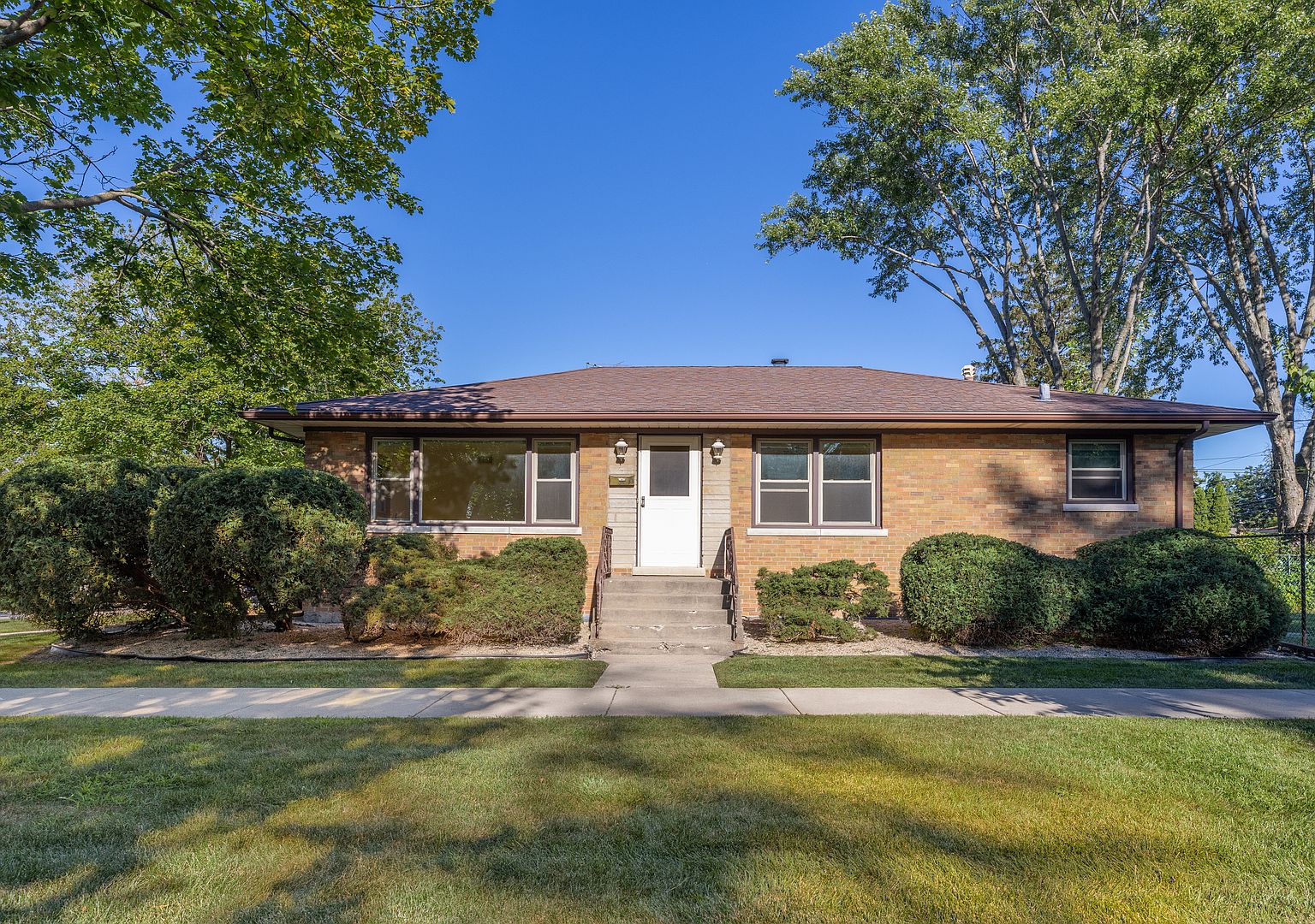 1605 Oakwood Ave, Des Plaines, IL 60016 MLS 11880131 Zillow