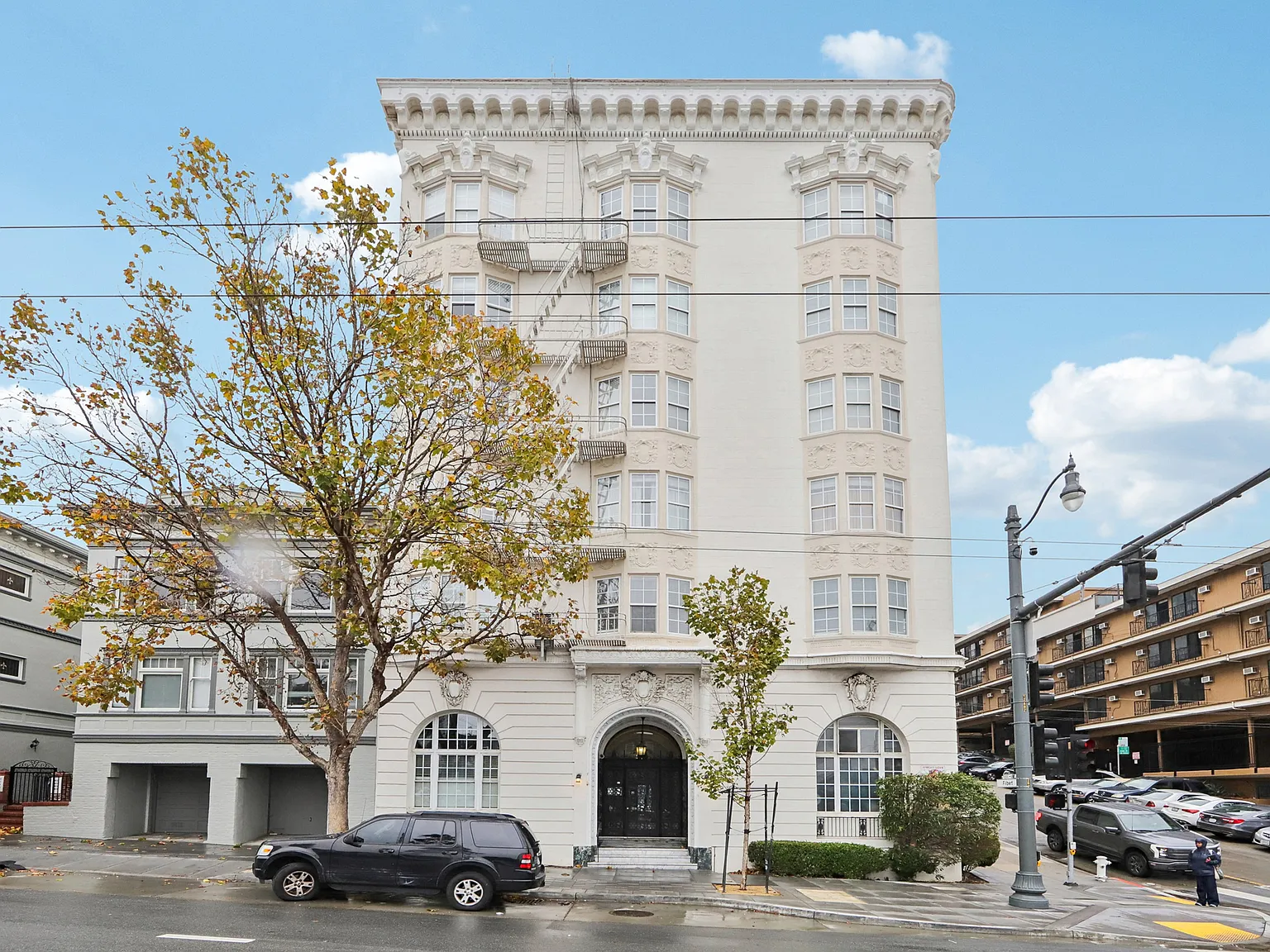2600 Van Ness Avenue — Photo 1