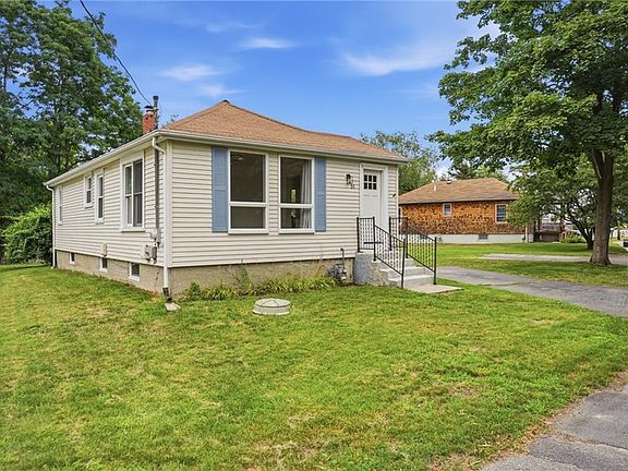 4th image of 51 Terrace Ave