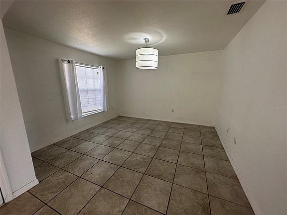 3rd image of 412 Blackbird Way