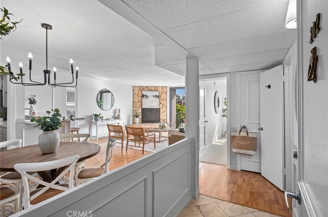2 bed, 1041 sqft, $4,500 — Photo 3