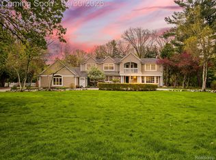 2085 Quarton Rd, Bloomfield Hills, MI 48301