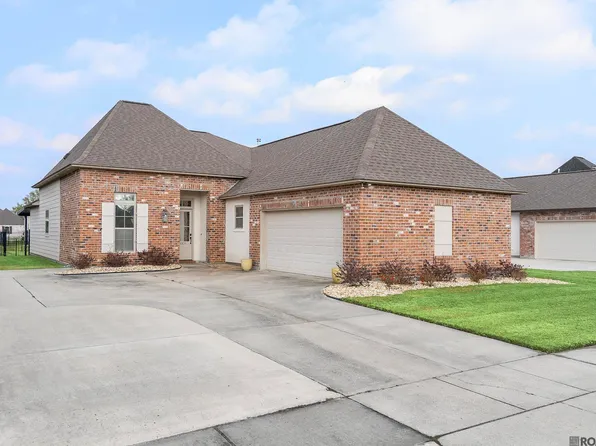 43306 Pond View Dr, Prairieville, LA 70769