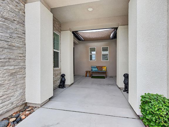 5th image of 768 Overstone Ave