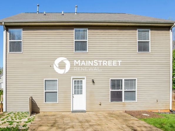 8110 Chatham Oaks Dr, Concord, NC 28027