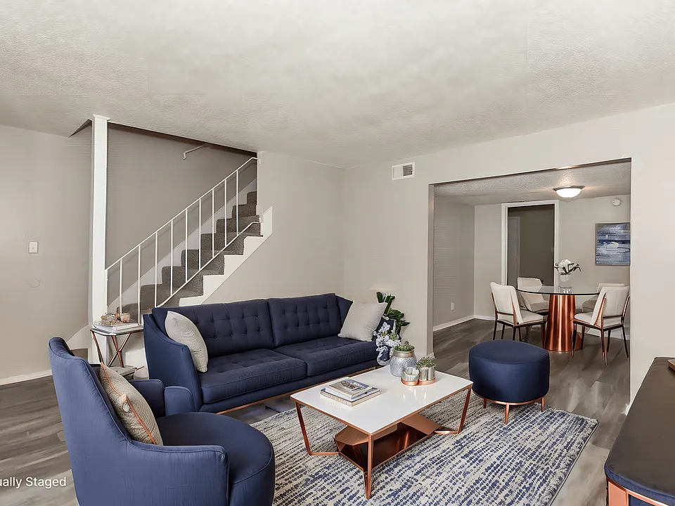 Ravenwood Apartments