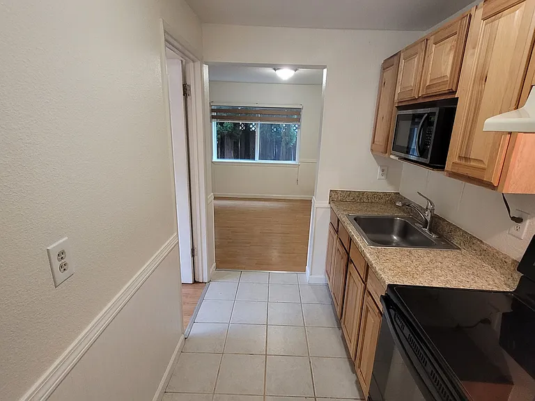38550 SE Newton St #6 — Photo 3