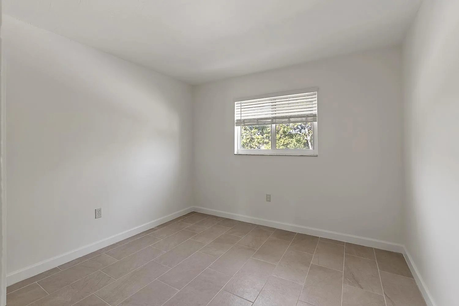 2 bed, 600 sqft, $1,750 — Photo 3
