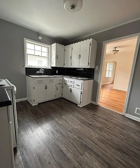 1204 N Drexel Ave — Photo 1