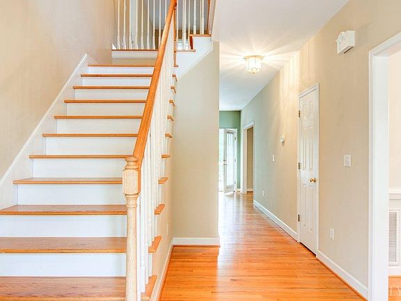 4th image of 1035 Lakepointe Dr Lot 29