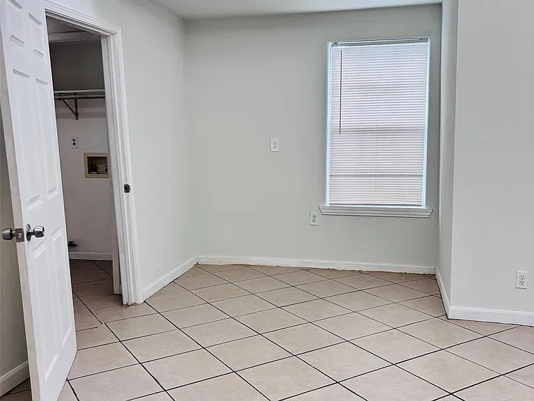 7618 Linden St — Photo 6