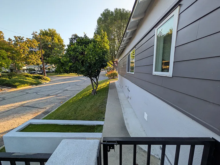1522 Randall St — Photo 7