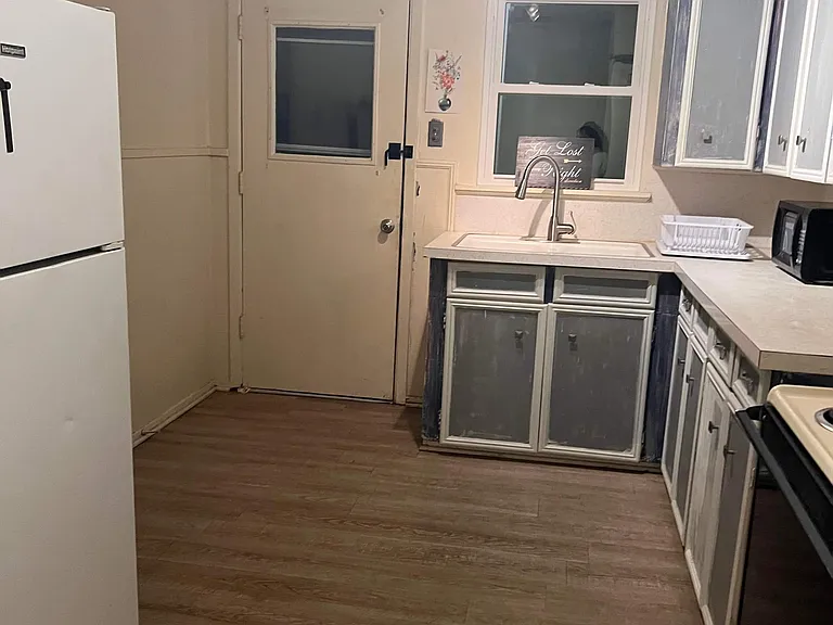 1435 S Rusk St — Photo 3