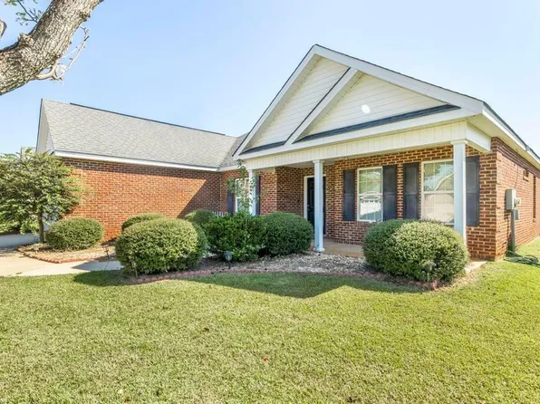 527 Manchester Ln, Byron, GA 31008