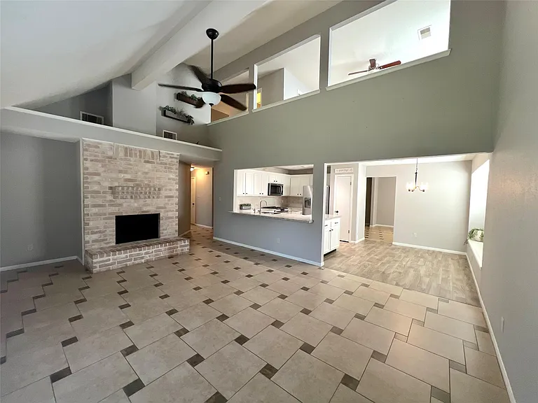 9510 Strawgrass Dr — Photo 6