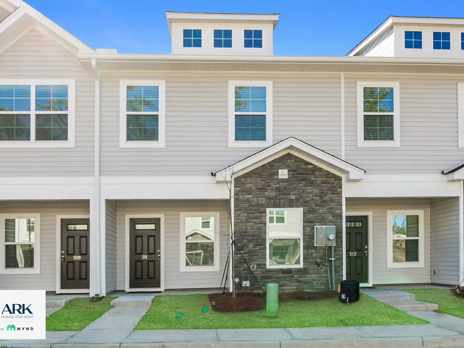 2 bed, 2.5 bath, 1428 sqft, $1,635 — Photo 1