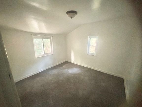 2nd image of 2020 Lindsay Rd