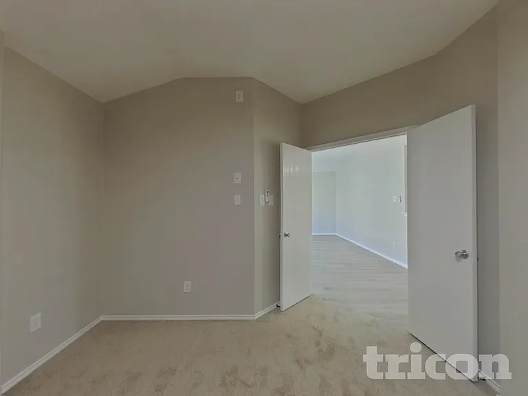 5825 Show Master Ln — Photo 11