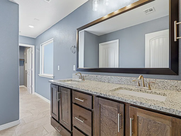 2300 Sammy Cervantes St — Photo 32