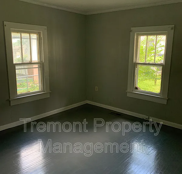 2702 Woodside St — Photo 15