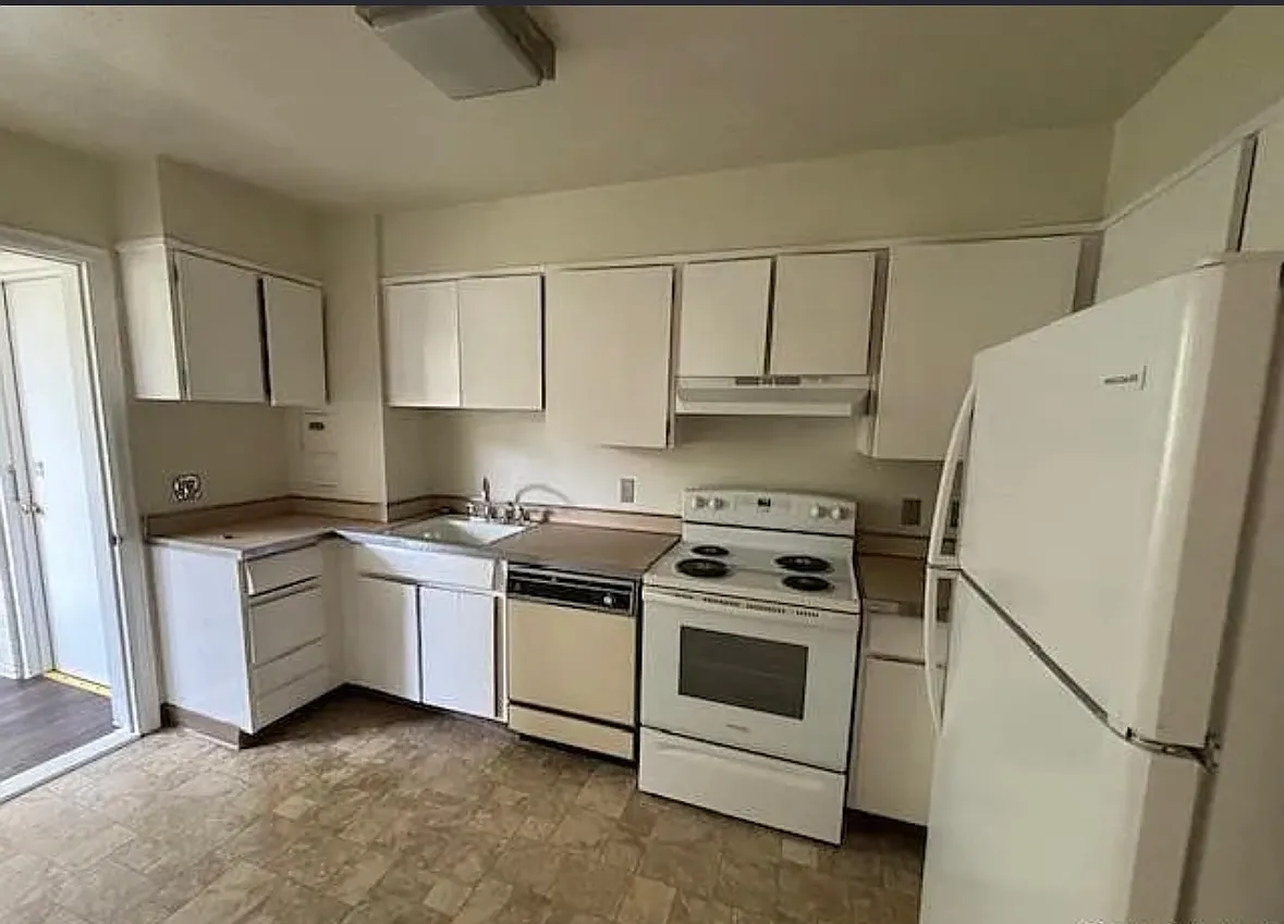 2 bed, 1000 sqft, $1,100 — Photo 4