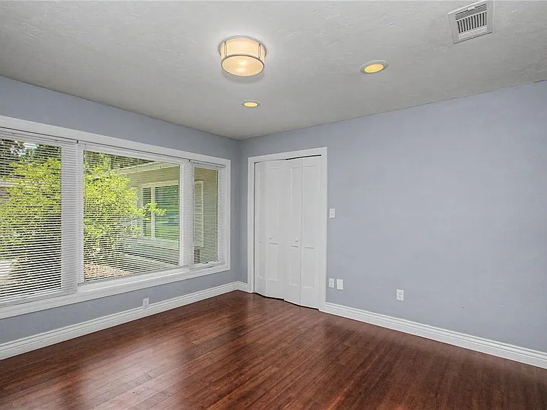 1916 SE 14th Ave — Photo 5