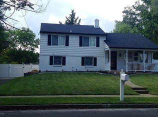 18 Old Orchard Rd, Cherry Hill, NJ 08003