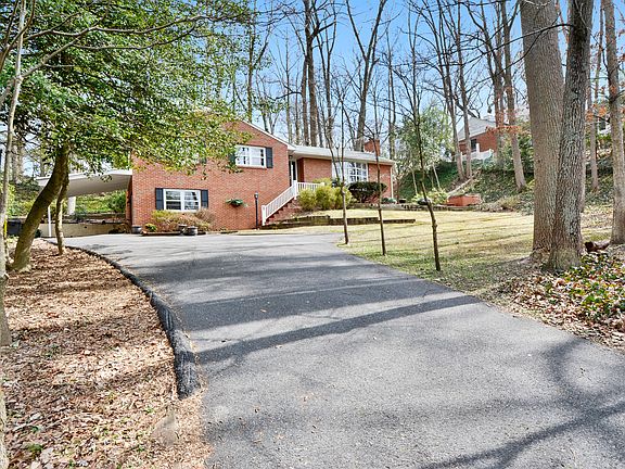 2nd image of 2 West Ln
