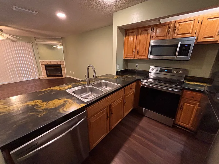 8531 Sturbridge Cir E — Photo 5