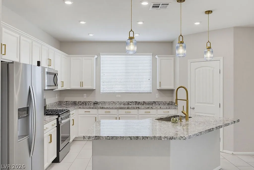 3 bed, 2.5 bath, 2140 sqft, $2,500 — Photo 3