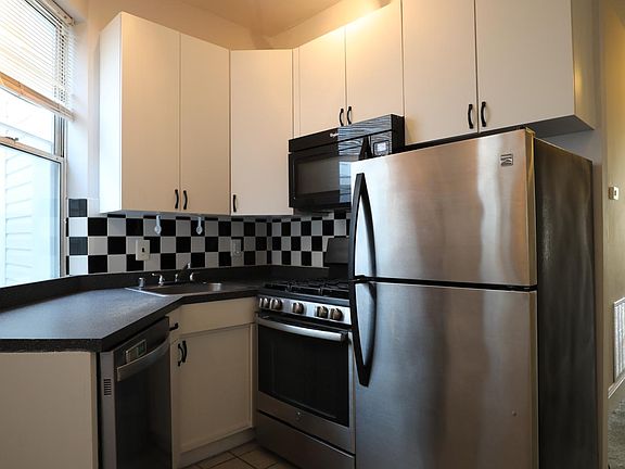 Main floor - Kitchen