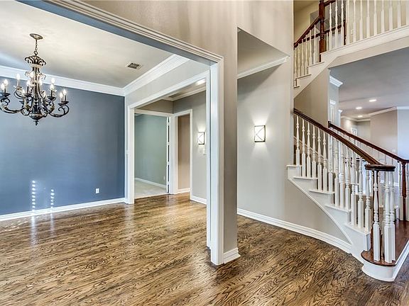3rd image of 5921 Kensington Dr