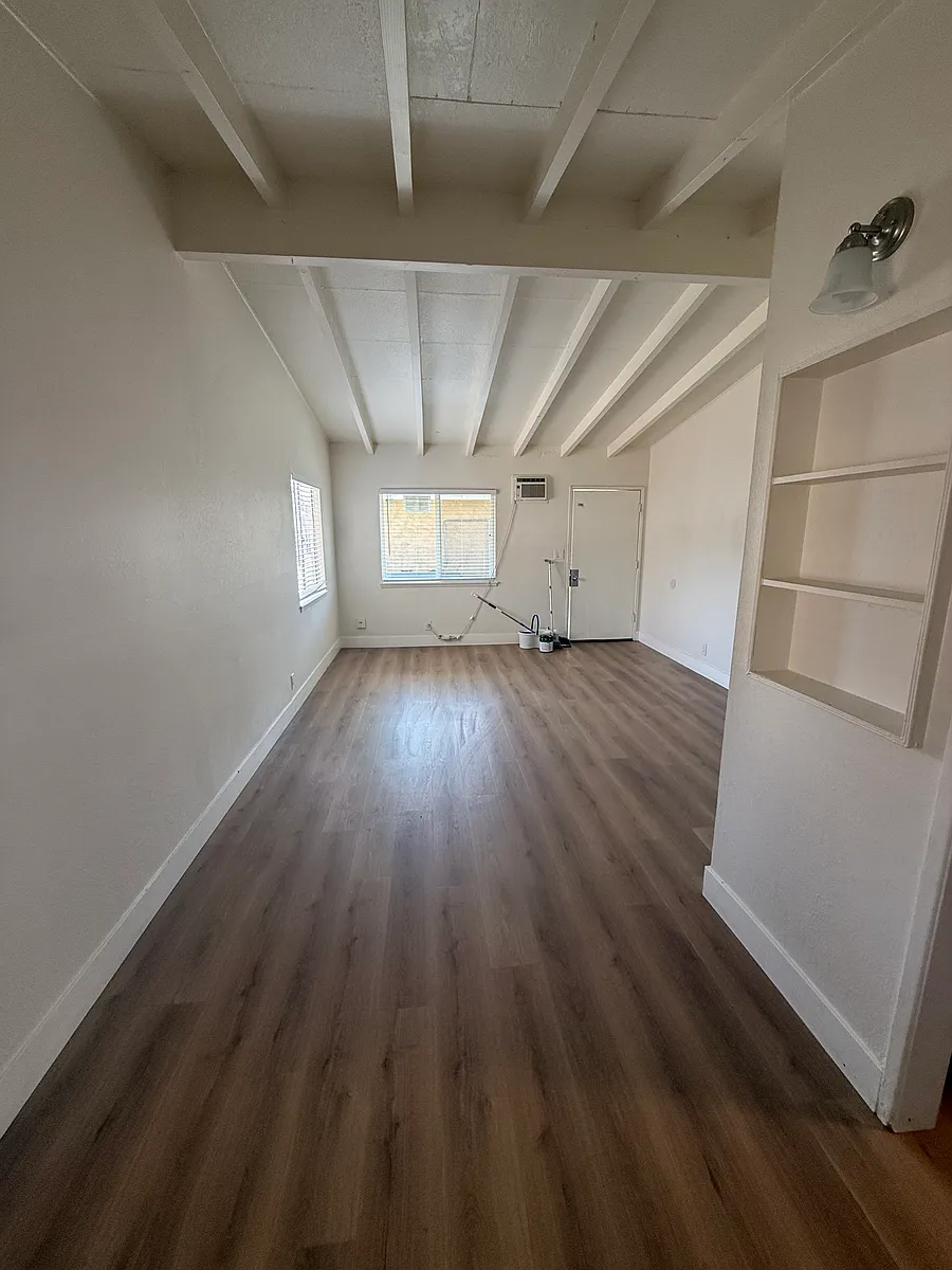 Building Photo - 343 E Avenue Q7