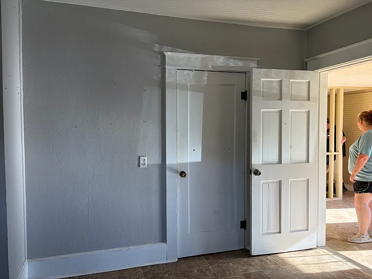 301 S Walnut St — Photo 17