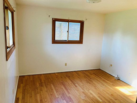 5th image of 4519 Greenfield Dr